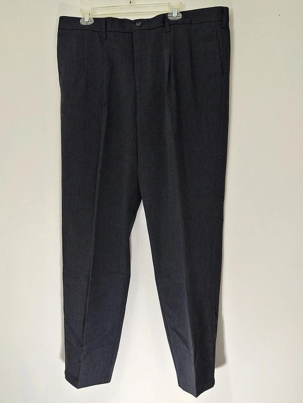 Dockers Signature Khaki Classic Fit D3 Classic Fit Dress Pants in Gray Waist 40 - Picture 1 of 11
